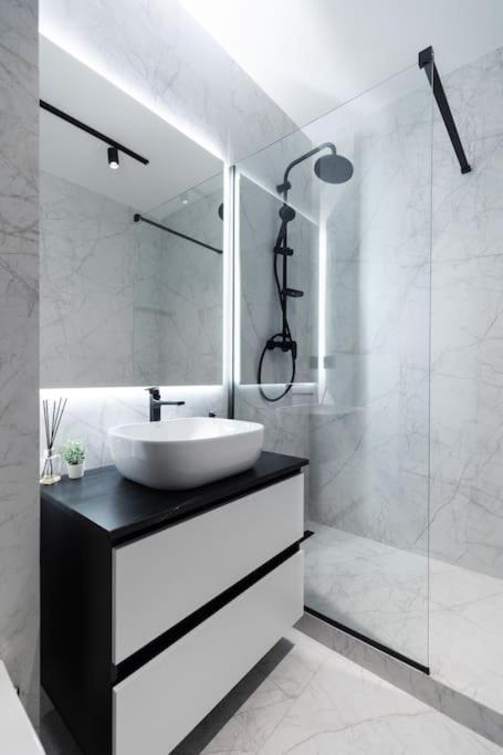 Nest Inn Azure Apartment Cluj-Napoca Buitenkant foto