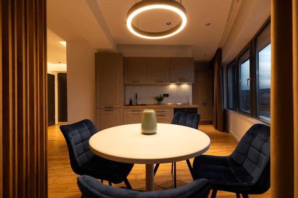 Nest Inn Azure Apartment Cluj-Napoca Buitenkant foto